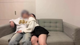 リビングでムラムラしたのでソファで生ハメする素人カップル/無修正フェラ ハメ撮り 盗撮 個人撮影 彼女晒しイキまくり 大量射精 jk  韓国人美人 日本人 クンニ 手コキ 喘ぎ声 bluejpov