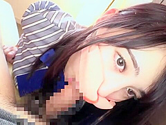 清楚な美女が手マンで喘ぎ、成り行きで自らパンティ脱いでキスもフェラもするハメ撮りエッチ