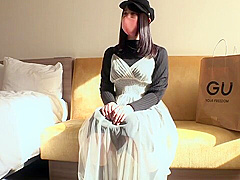 Gカップの巨乳アイドル、売れるためなら何でも！生着替えでおっぱい触られちゃう