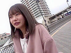 キュートな童顔ミニスカ美女が新居に感動してはしゃぎまくりパンチラしまくりで萌え～